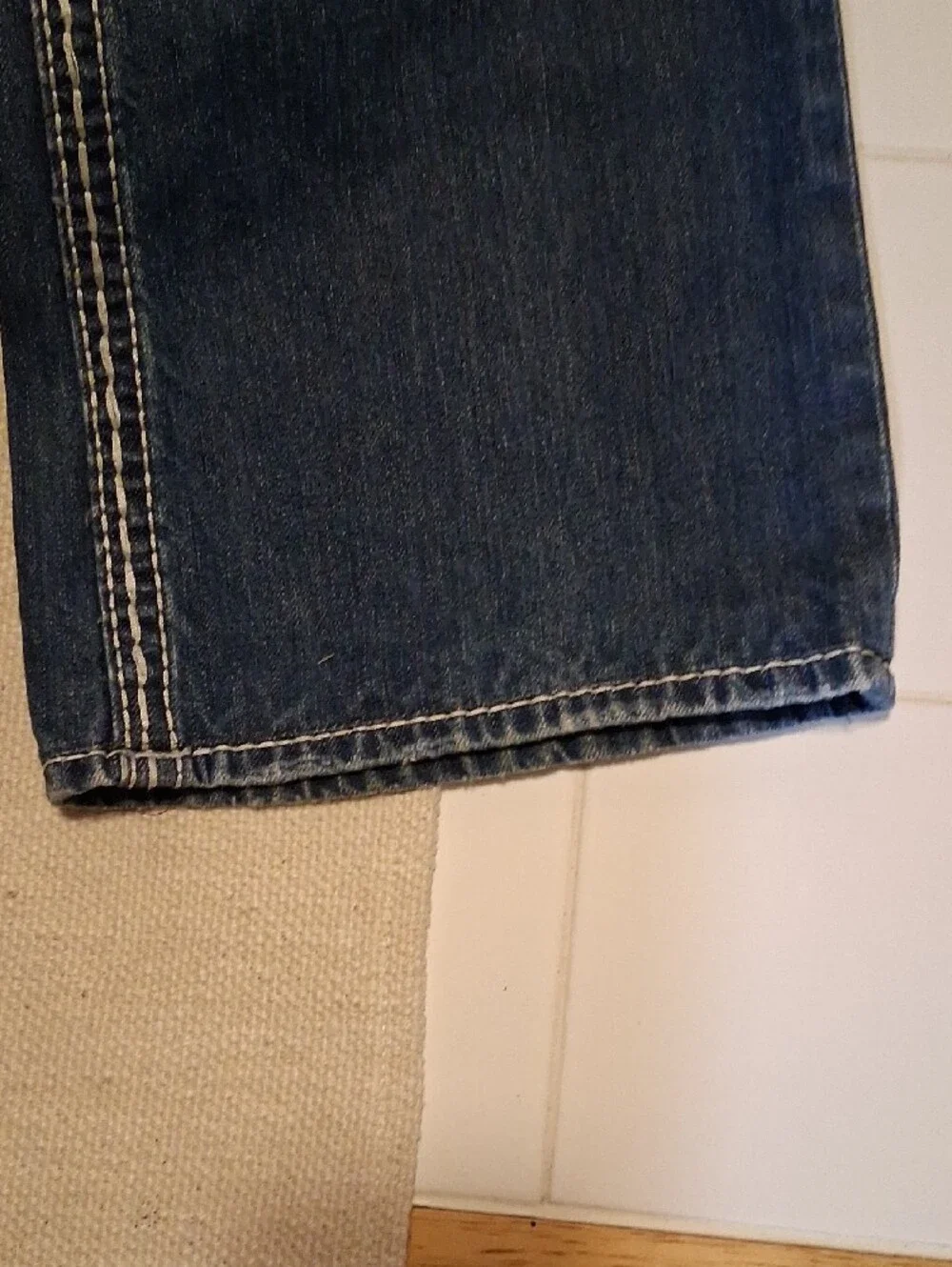 NWOT MENS True Religion Bootcut Jeans with Contrast Stitching SIZE 34